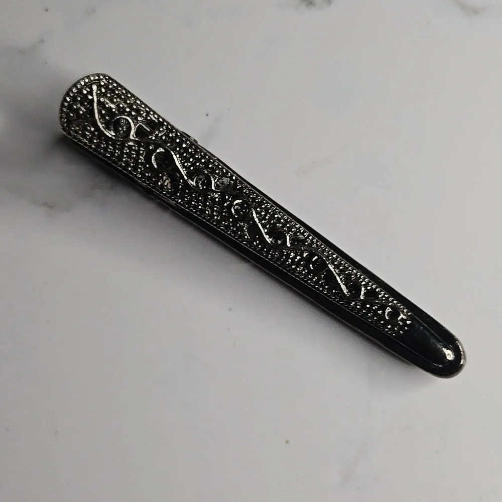 Dark Silver Duck Billed Metal with Blue Rhinestones Hair Clip.